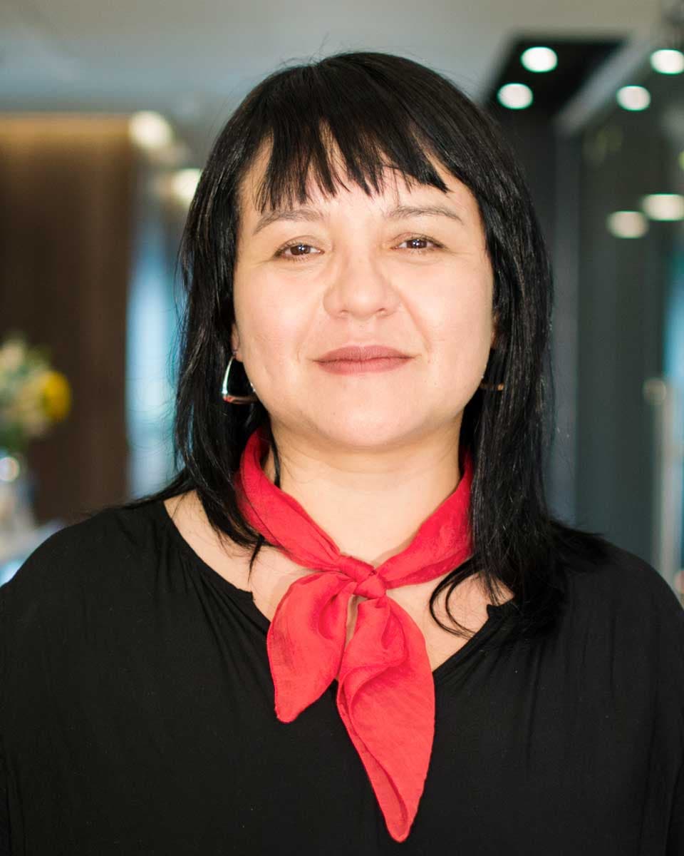 Alejandra Hauyon C.: Investment assistant